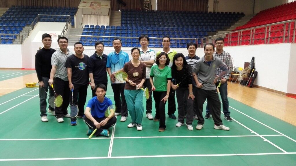 羽毛球爱好者合影
